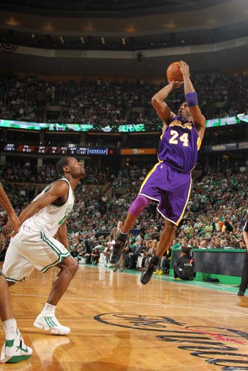 诺丁汉森林加强边后卫 已锁定莫利纳、克里斯蒂安森及海特勒伊达