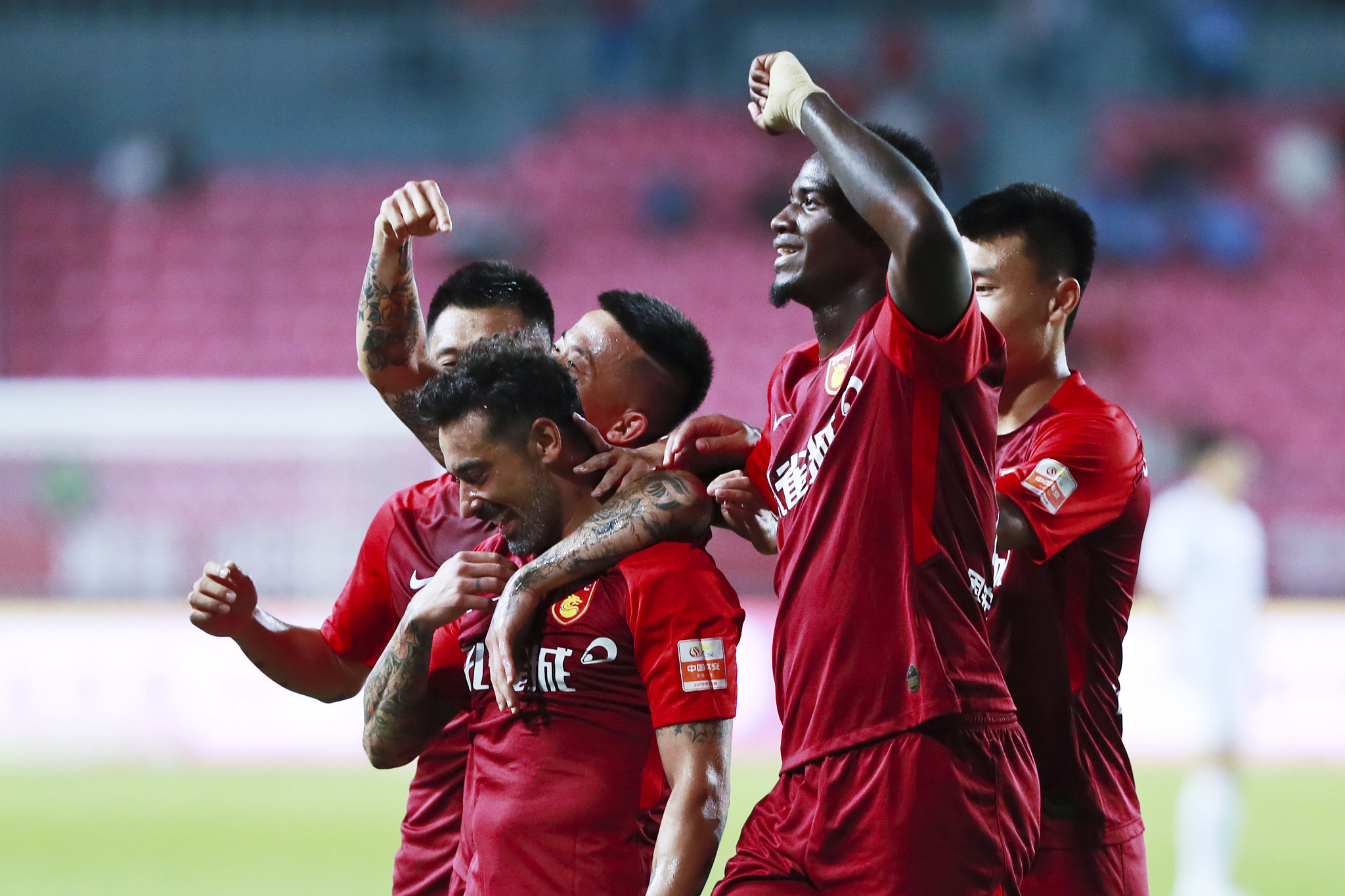 表现顽强 表现顽强